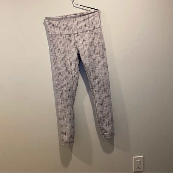 Lululemon Wunder Under Leggings - Picture 2 of 3